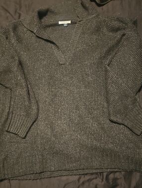 Heathered Charcoal Ribbed V-Neck Oversized American Eagle Sweater